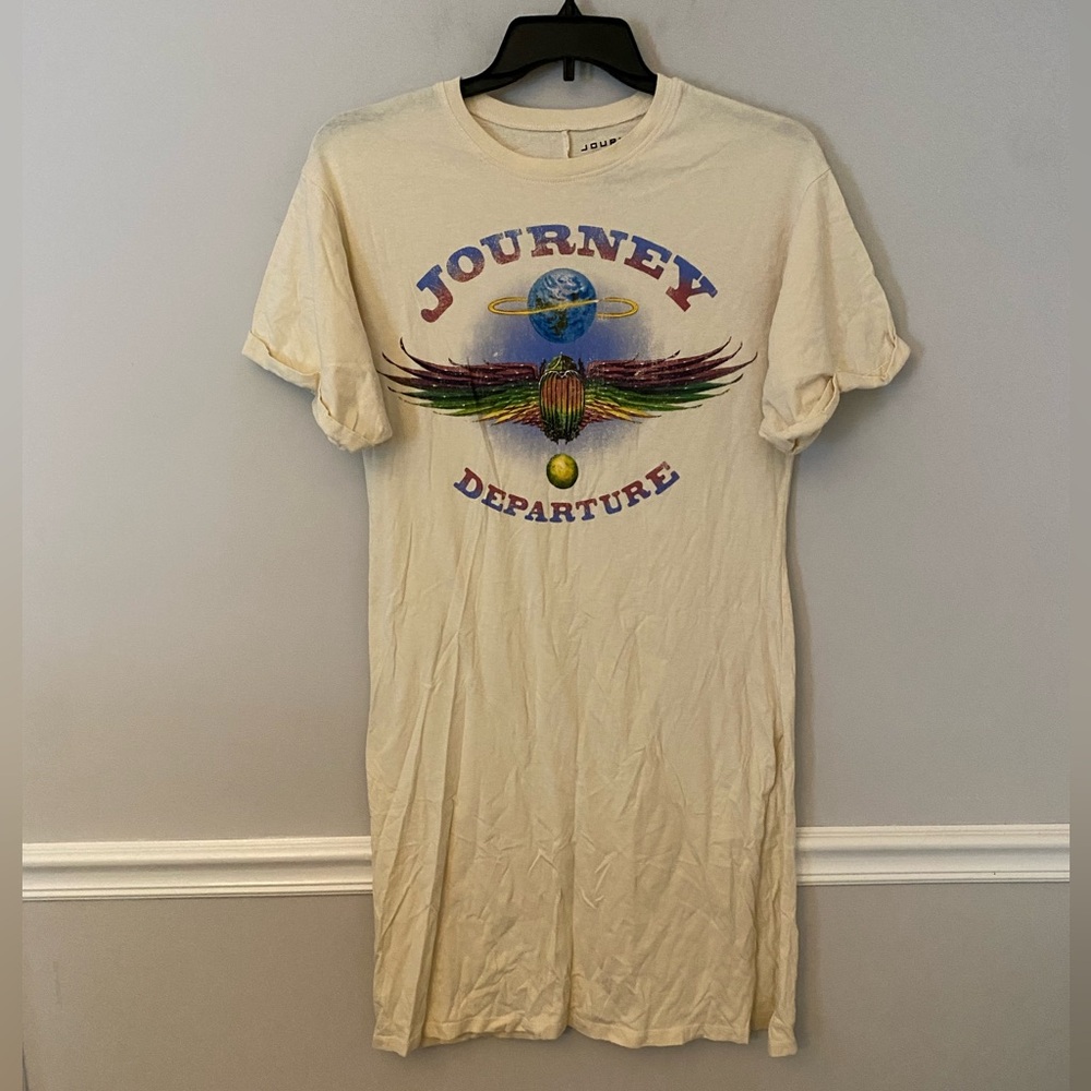 Journey cream color band t shirt dress. S